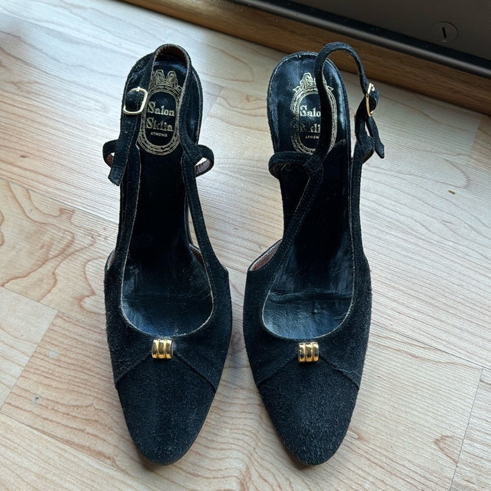 Salon Skilia Athens suede vintage heels